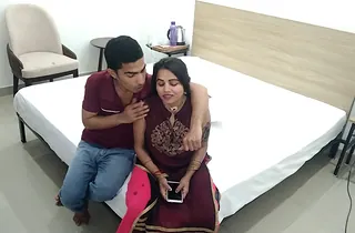 Horny Indian Bhabhi Hot Sex With College Boy In Hotel