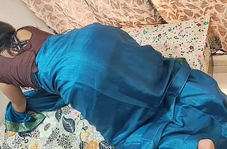 Busty Indian Kamwali seduces her show-card seductress with moistness lusty hump