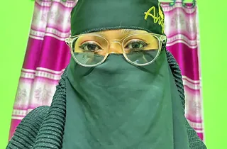 Desi aunty gets roughed relating to and sucks like a pro in rough Indian sex film over