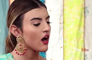 Miniature Indian-Yankee Front Florence Nightingale Laynee James & her two step-sisters share a hung MILF - Axel Mask