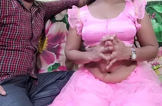 Mumbai Ashu's Indian butey rocks rock-hard in homemade sweepings vid